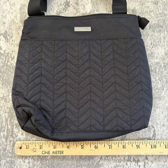 Baggallini Quilted Crossbody Bag Black Purse Gray Lining CLEAN! - Picture 6 of 7